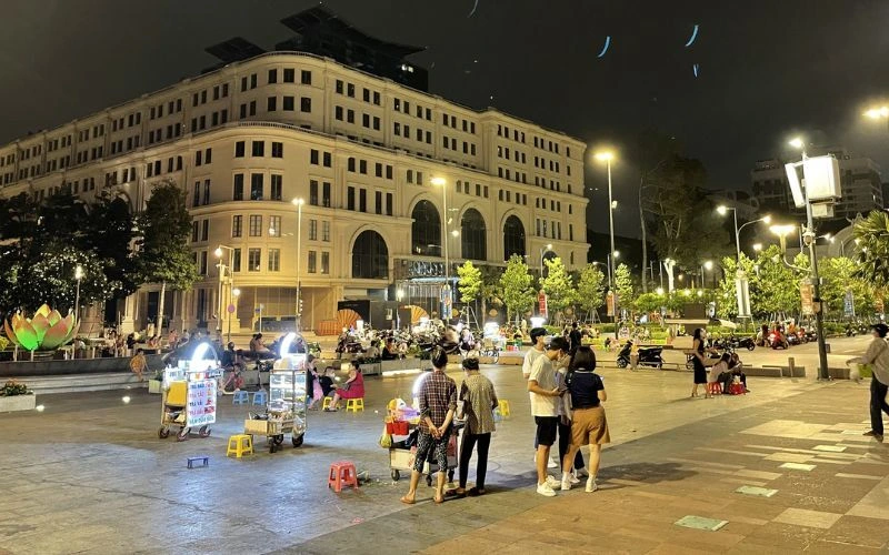ca-phe-bet-khu-vuc-pho-di-bo-nguyen-hue